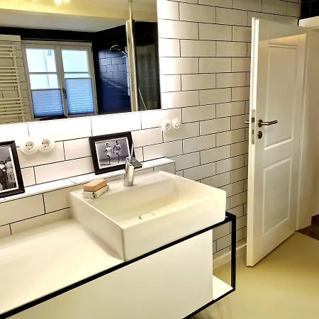 Townhouse 1 Apartment *